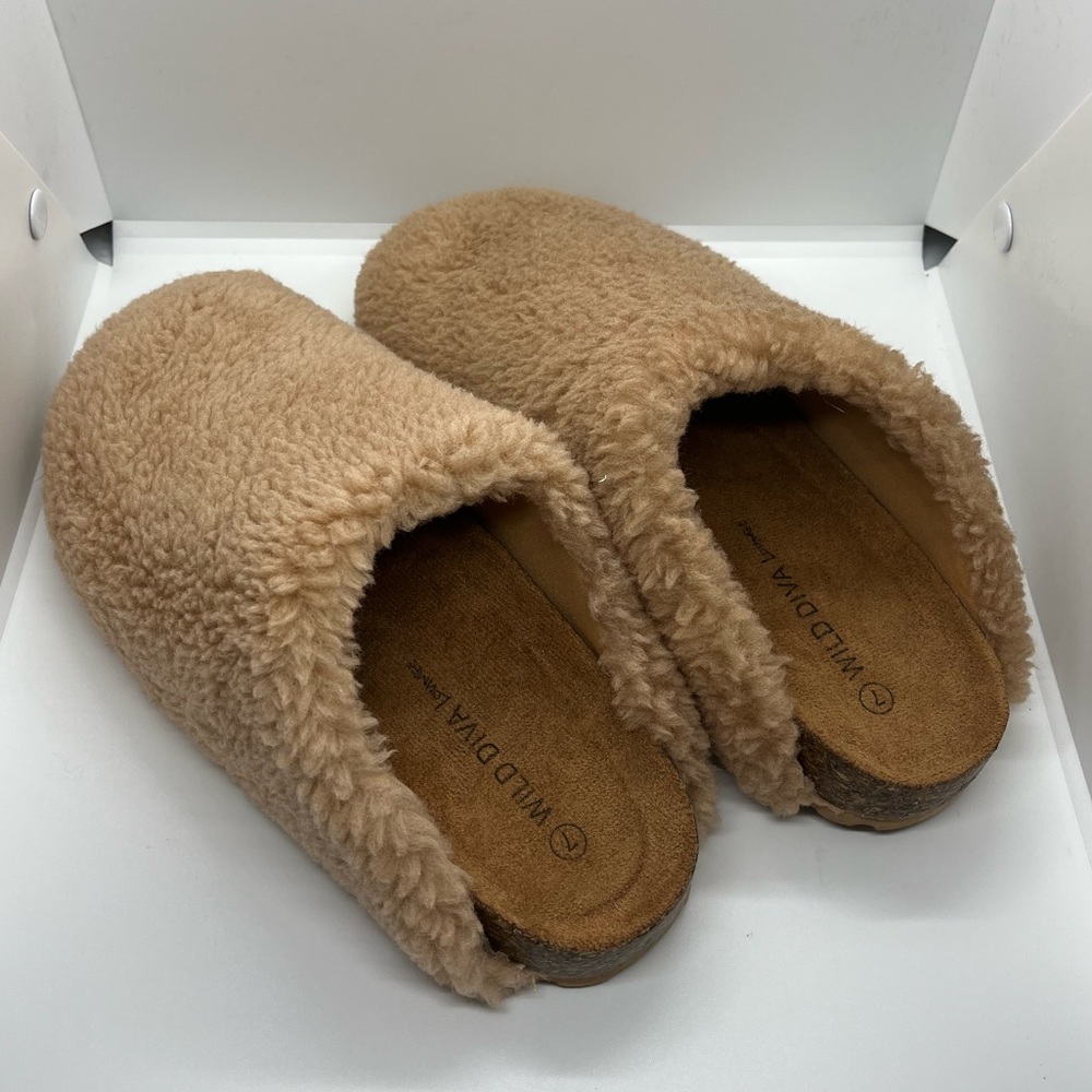 Faux Fur Moccasins *brand new*
